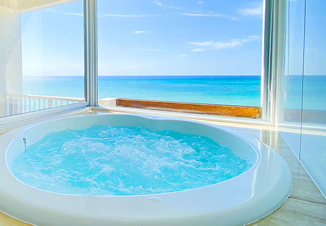 All rooms equipped with jacuzzi offering superb views of the ocean